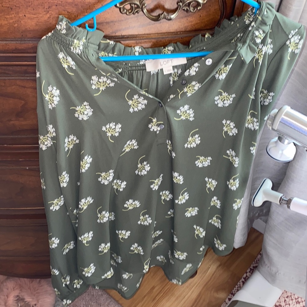 Loft business top